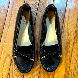 Brand New never worn Michael Kors black patent loafers SZ 6.5